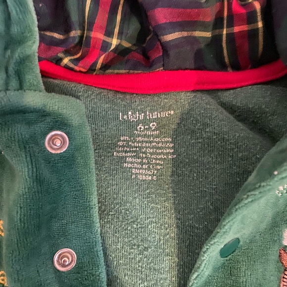 Baby’s first Christmas green onesie - 6-9 months - Picture 4 of 4